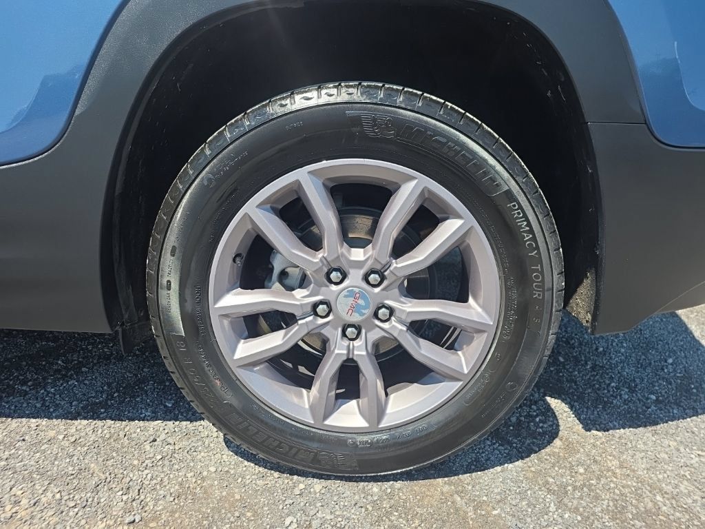 Used 2024 GMC Terrain SLT AWD/4WD image 19