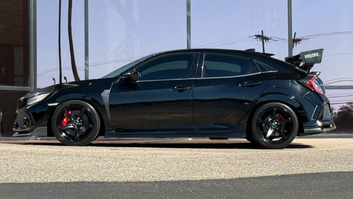Used 2017 Honda Civic Type R image 8