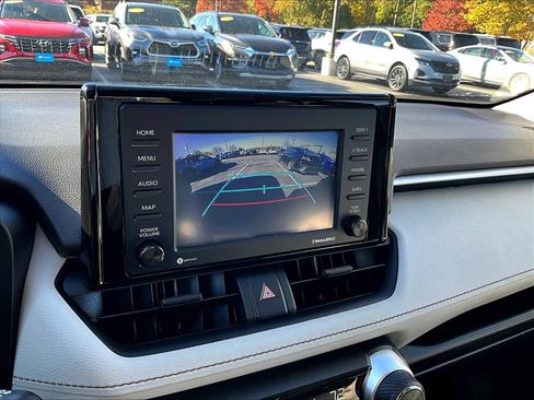 Used 2022 Toyota RAV4 XLE image 18