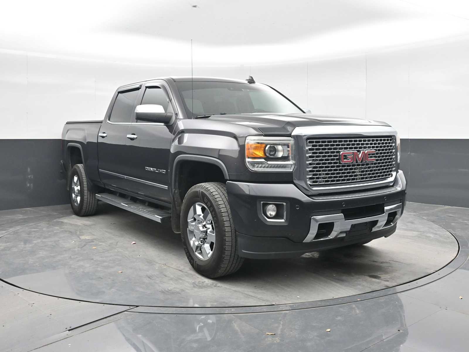Used 2015 GMC Sierra 2500 Denali w/ Driver Alert Package AWD/4WD image 7
