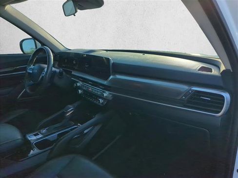 Used 2023 Kia Telluride LX image 24