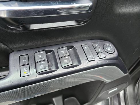 Used 2015 Chevrolet Silverado 2500 LTZ AWD/4WD image 31
