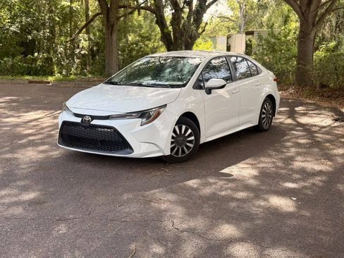 Used 2022 Toyota Corolla LE FWD image 1
