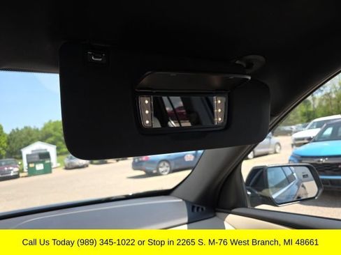Used 2023 Chevrolet Traverse LT w/ LT Premium Package AWD/4WD image 33