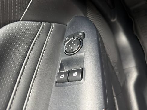 Used 2025 Ford Mustang GT Premium RWD image 17