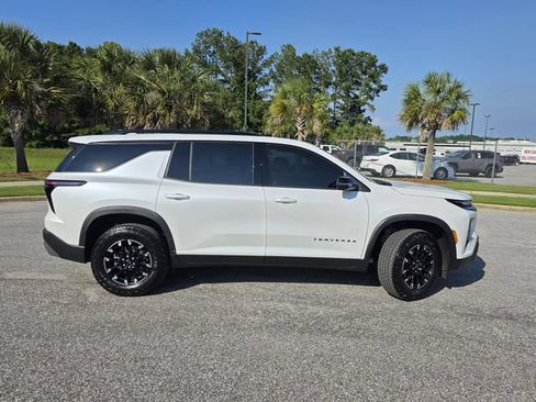 Used 2025 Chevrolet Traverse Z71 w/ Driver Confidence Package AWD/4WD image 44