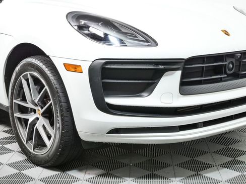 Used 2023 Porsche Macan AWD/4WD image 27