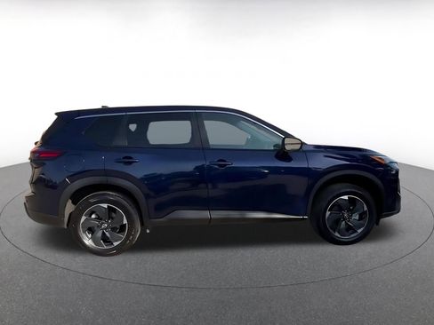 Used 2025 Nissan Rogue SV AWD/4WD image 16