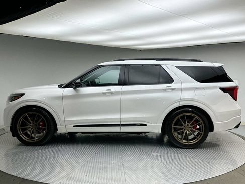 Used 2025 Ford Explorer ST AWD/4WD image 10