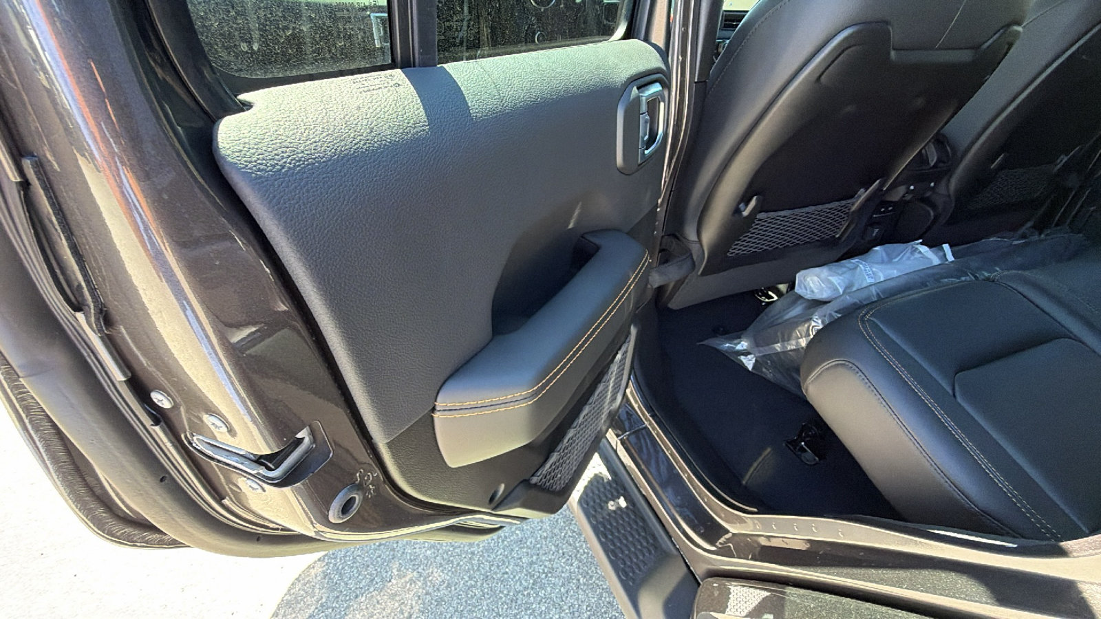 New 2027 Jeep Wrangler Unlimited Sahara AWD/4WD image 18