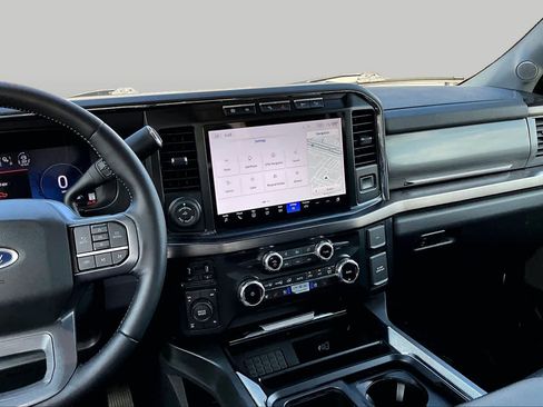 Used 2023 Ford F250 Lariat w/ Lariat Ultimate Package AWD/4WD image 6
