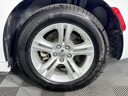 Used 2023 Dodge Charger SXT RWD image 36
