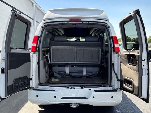 Used 2020 GMC Savana 2500 Extended w/ Enhanced Convenience Package RWD image 10