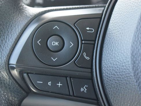 Used 2022 Toyota Corolla LE image 7