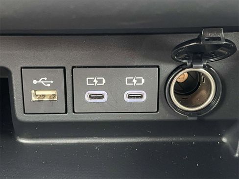 Used 2024 Toyota Highlander XLE image 22