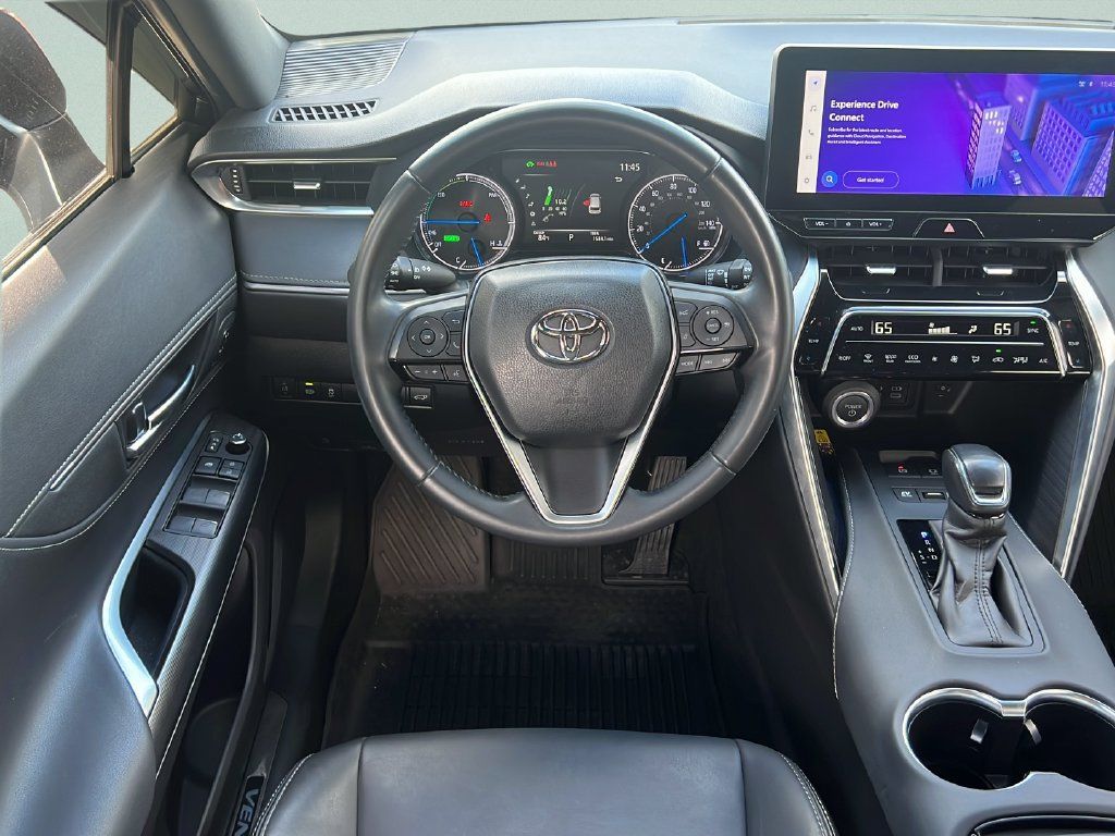 Used 2023 Toyota Venza XLE AWD/4WD image 12
