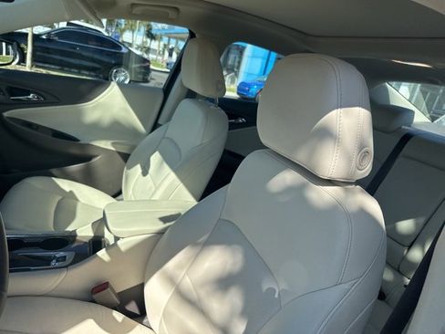 Used 2023 Chevrolet Malibu LT image 11