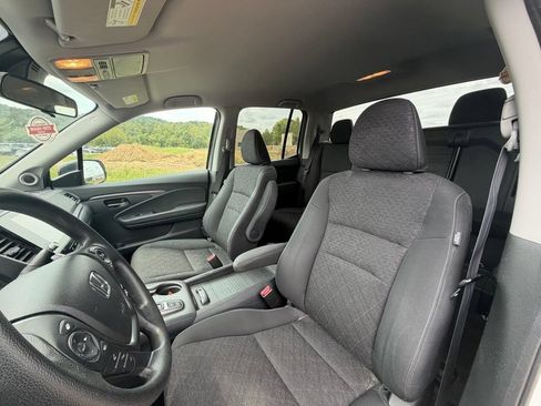 Used 2023 Honda Ridgeline Sport image 8