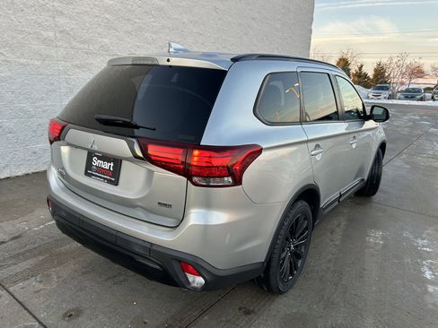 Used 2020 Mitsubishi Outlander LE image 6