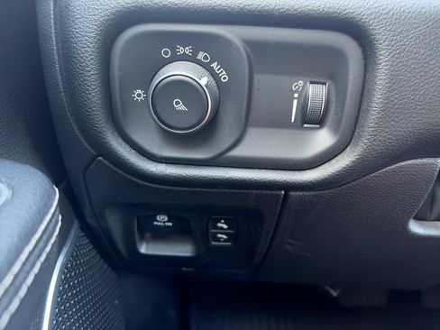 Used 2023 RAM 1500 Laramie AWD/4WD image 18