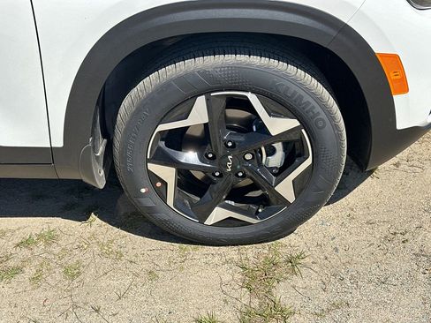 New 2026 Kia Seltos S FWD image 12