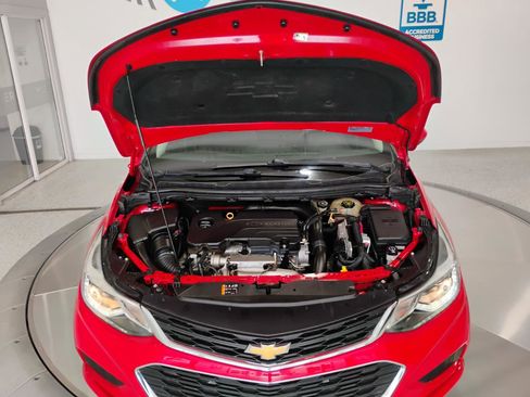 Used 2017 Chevrolet Cruze LT w/ Convenience Package FWD image 24