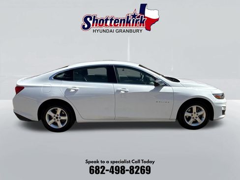 Used 2022 Chevrolet Malibu LS FWD image 5