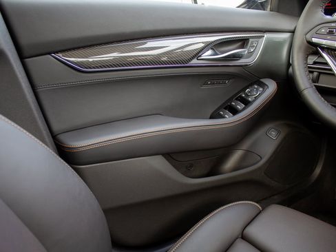 Used 2025 Cadillac CT5 V image 19