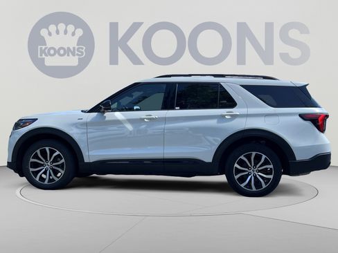 Used 2025 Ford Explorer ST-Line AWD/4WD image 7