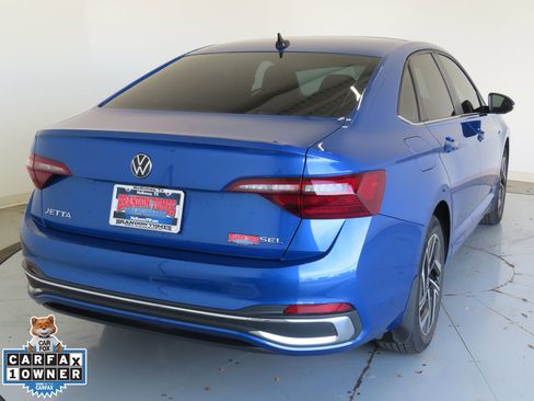 Certified 2023 Volkswagen Jetta SEL image 4