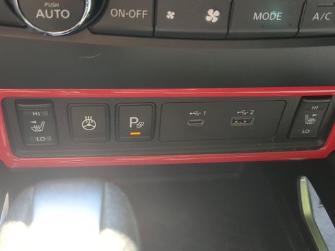 Used 2022 Nissan Frontier SV AWD/4WD image 16