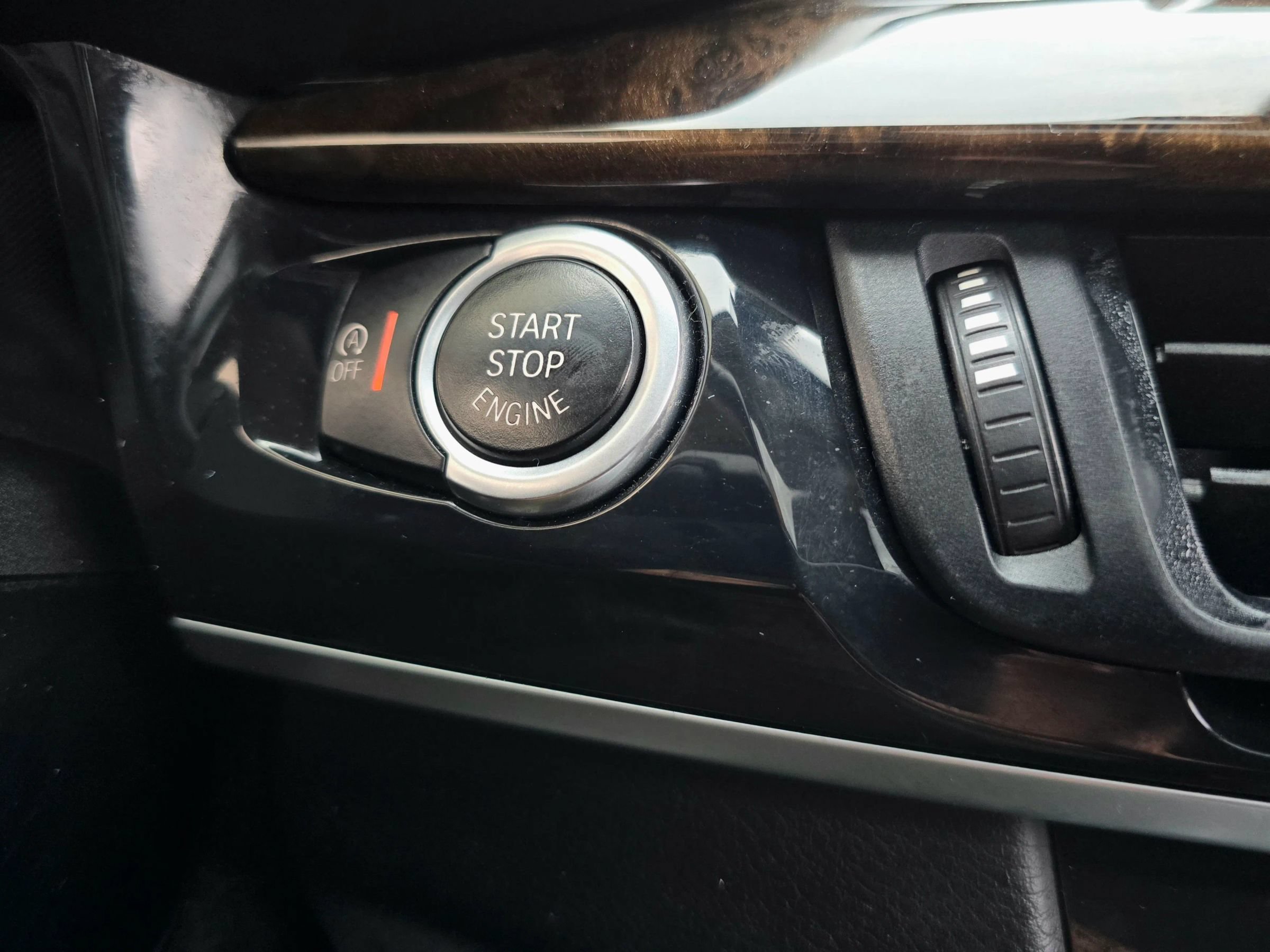 Used 2015 BMW X5 xDrive50i AWD/4WD image 48