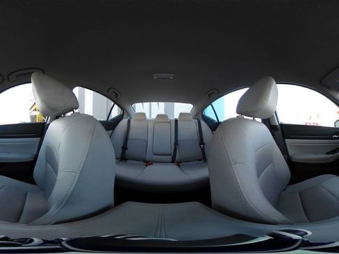 Used 2025 Nissan Altima 2.5 SV FWD image 43