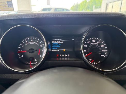 Used 2017 Ford Mustang Coupe RWD image 18