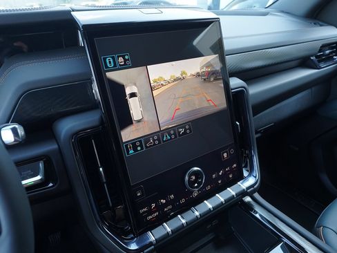New 2026 GMC Yukon XL AT4 w/ AT4 Premium Package AWD/4WD image 13