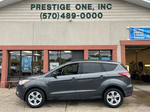 Used 2015 Ford Escape SE w/ Equipment Group 201A AWD/4WD image 3