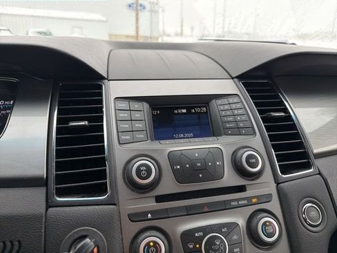 Used 2017 Ford Taurus SEL image 8