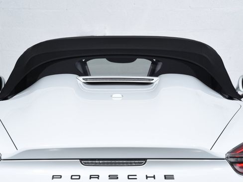 Used 2016 Porsche Boxster Spyder RWD image 29