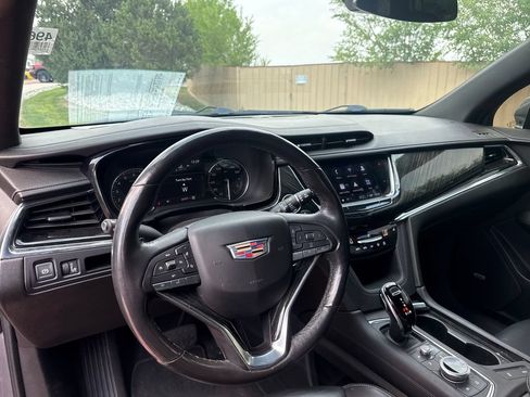 Used 2022 Cadillac XT6 Premium Luxury AWD/4WD image 15