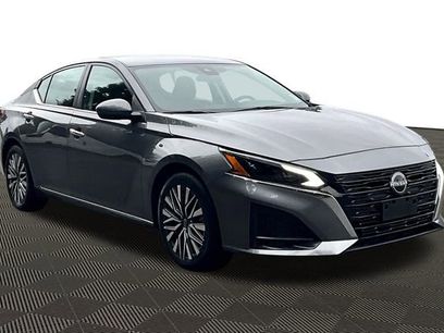 Used 2023 Nissan Altima 2.5 SV