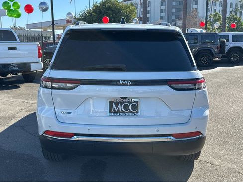 Used 2022 Jeep Grand Cherokee Limited 4xe image 12