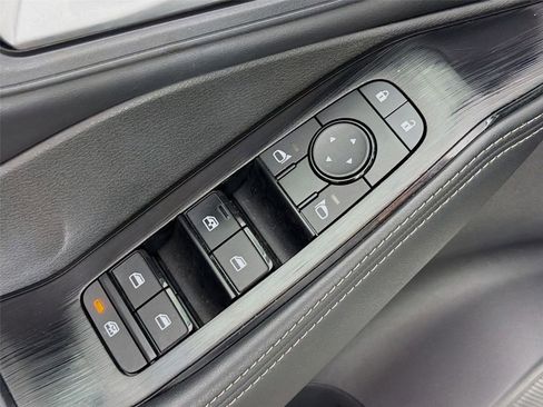 Used 2023 Nissan Rogue SV w/ SV Premium B Package AWD/4WD image 19