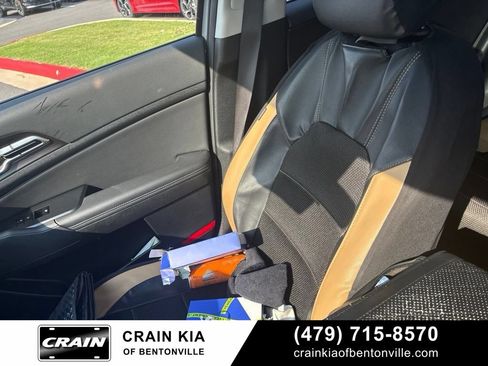 Certified 2026 Kia Sportage EX w/ EX Panorama Roof Package FWD image 24