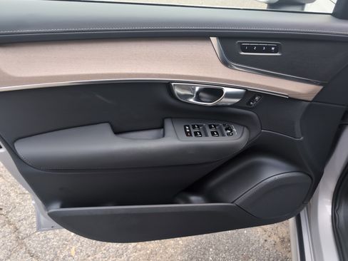 Used 2025 Volvo XC90 B6 Plus image 15