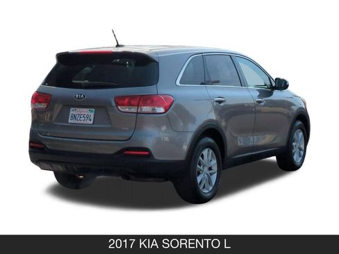 Used 2017 Kia Sorento L FWD image 9
