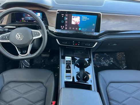 Used 2024 Volkswagen Atlas SE FWD image 15