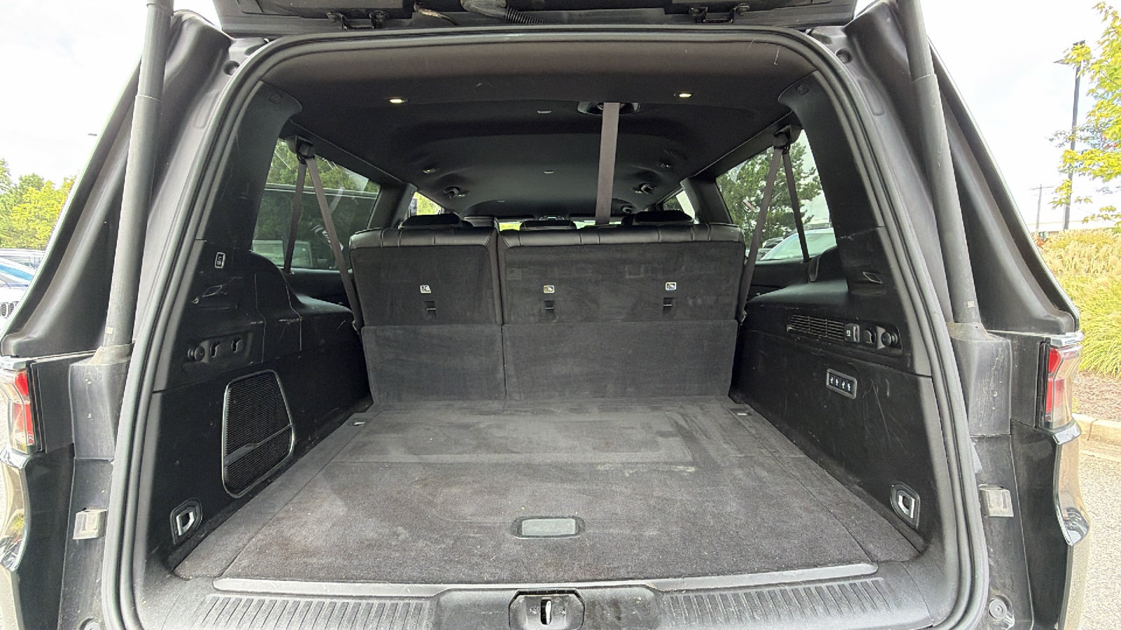 Used 2024 Jeep Wagoneer L Series II w/ Flexible Seating Group AWD/4WD image 13