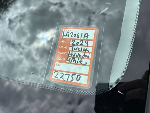 Used 2024 Hyundai Tucson Limited image 11