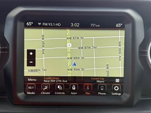 Used 2022 Jeep Wrangler Unlimited Sahara 4xe image 32