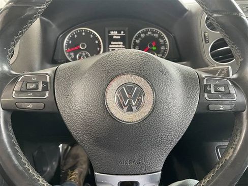 Used 2016 Volkswagen Tiguan S image 10